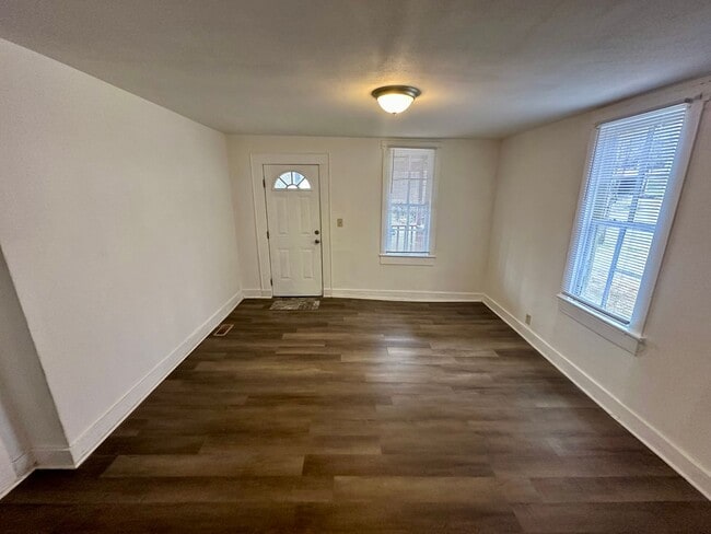 Photo - Two Bedroom, 1 Bath House in Columbia!