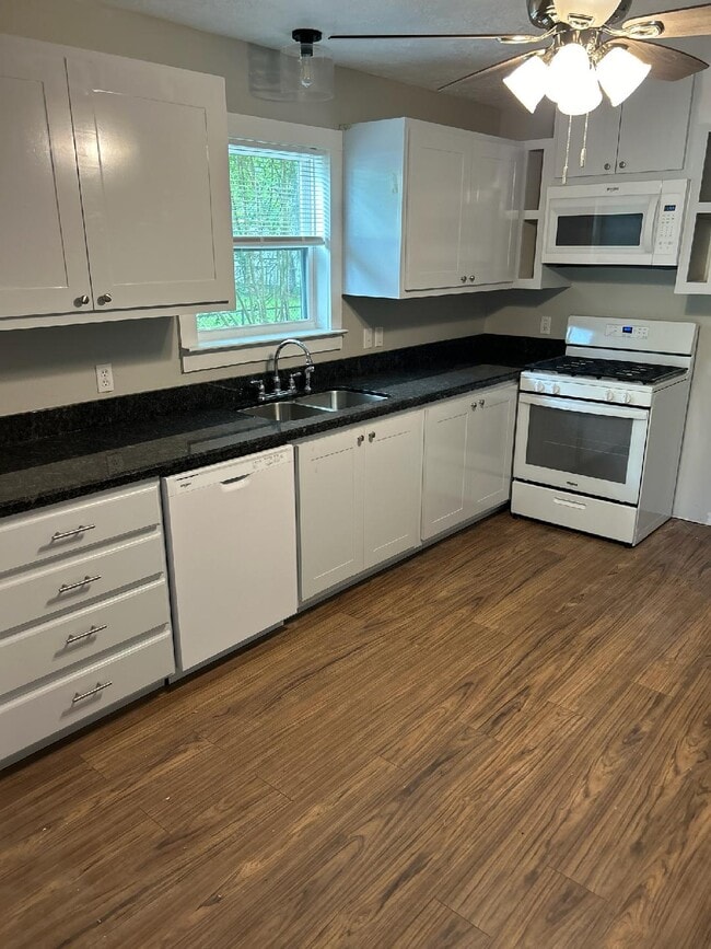 Photo - 980 N Tannahill St