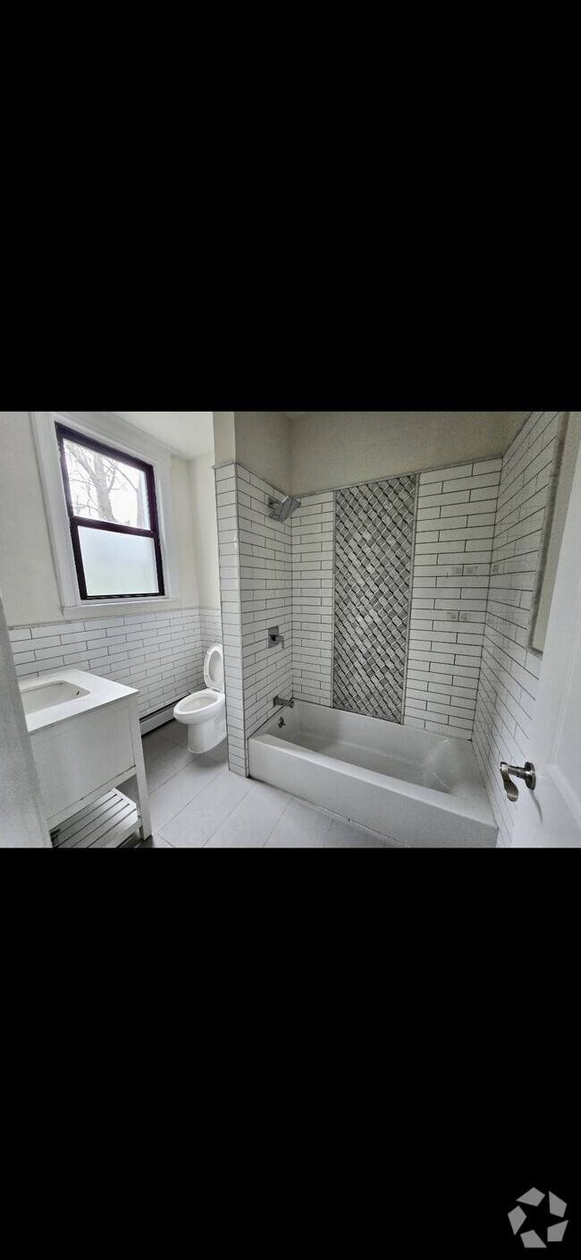 Building Photo - 228 Saint Marks Pl Unit 1L Rental