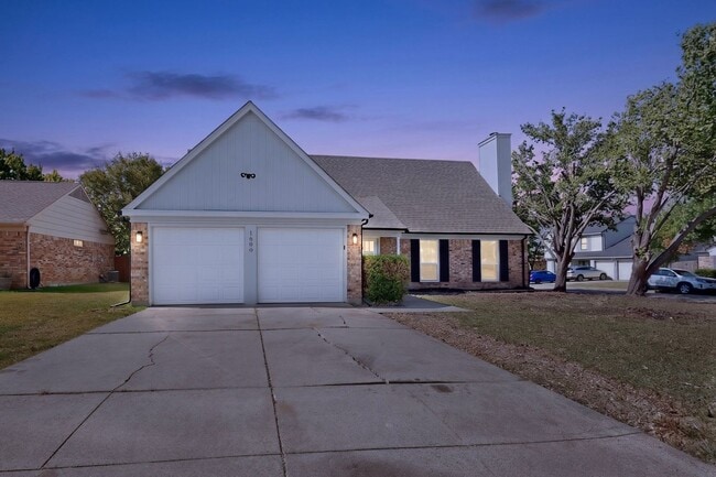 Photo - 1600 Crimson Ct