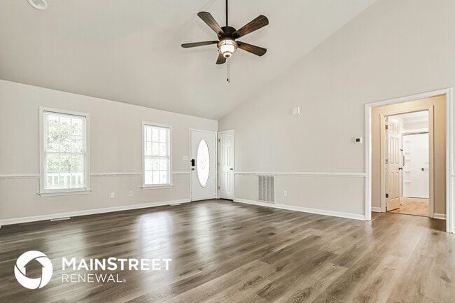 Photo - 12 Collin Ln