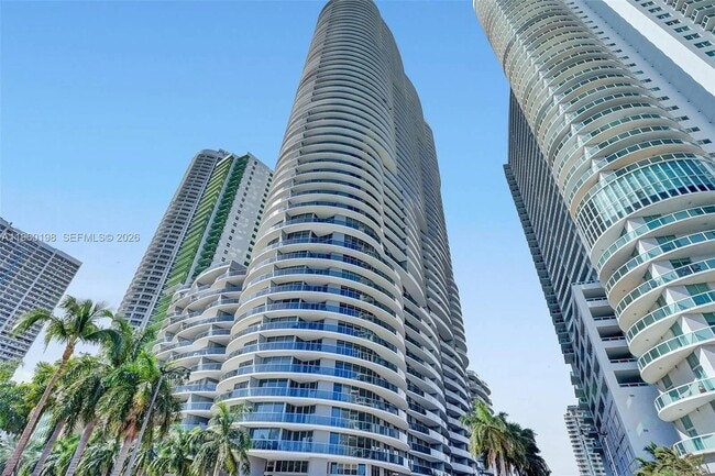 Photo - 488 NE 18th St Unidad 2207