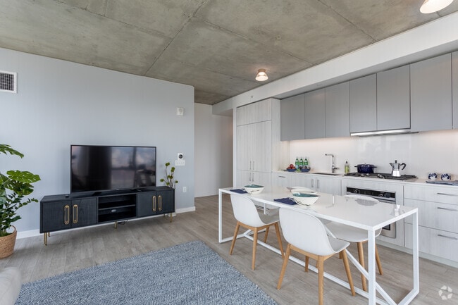 2BR, 2BA - 1,148 SF