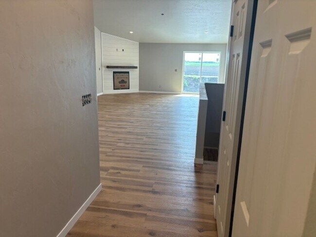 Photo - N4064/N4068 McHugh Road - N4064