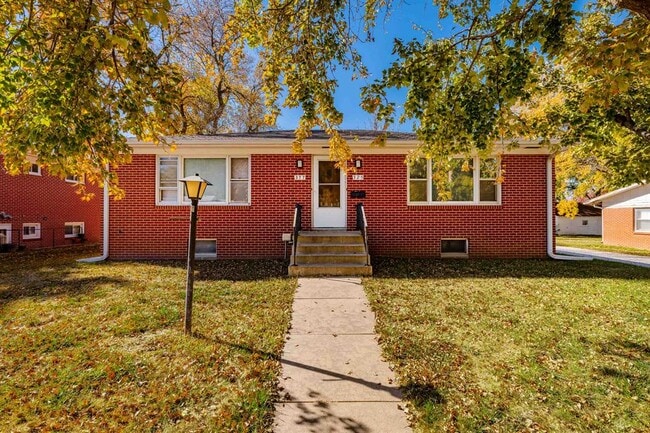 Photo - 375 S 44th St