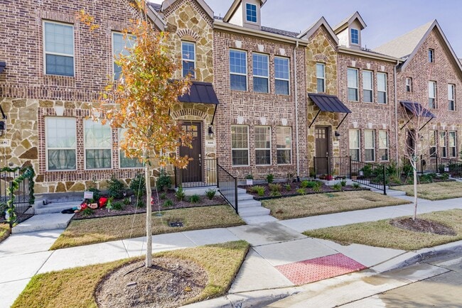 Photo - 326 Shasta Dr