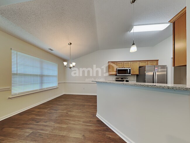Photo - 362 Stonebridge Cir