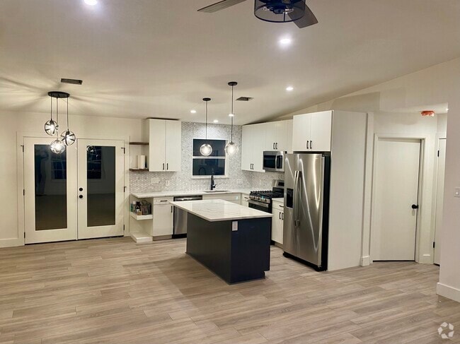 Building Photo - 7810 Copperas Dr Rental