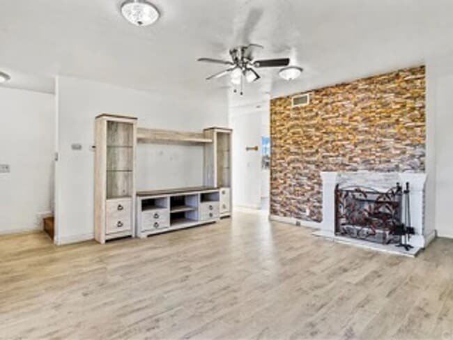 Photo - 764 N Glendora Ave