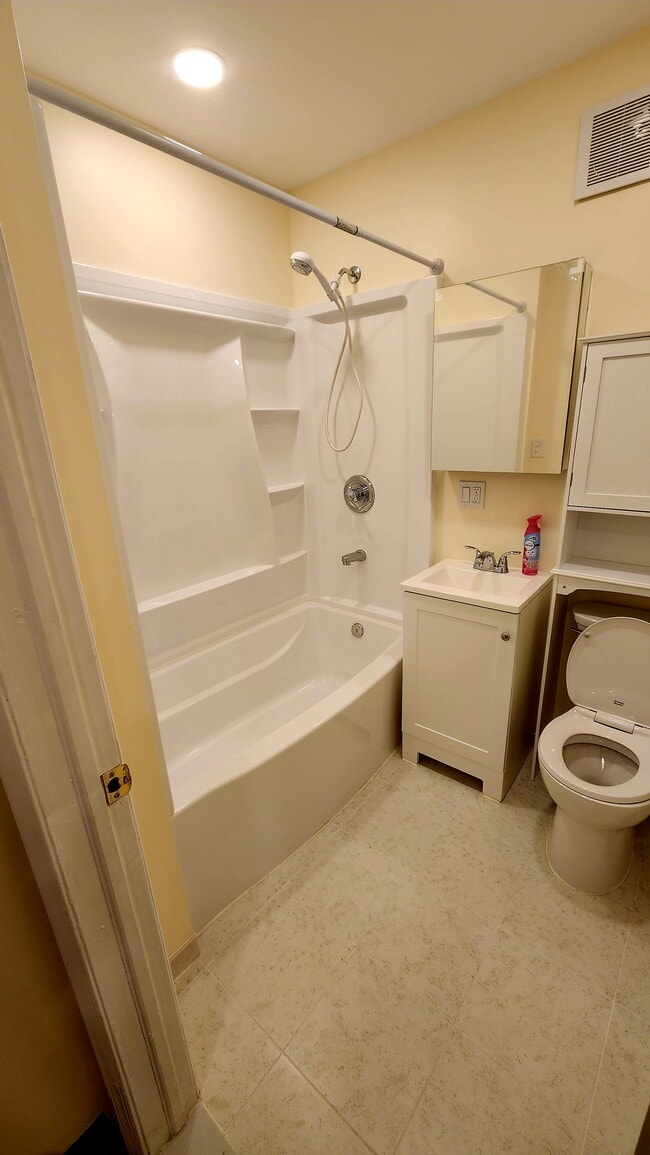 Photo - 240 Clinton Pl