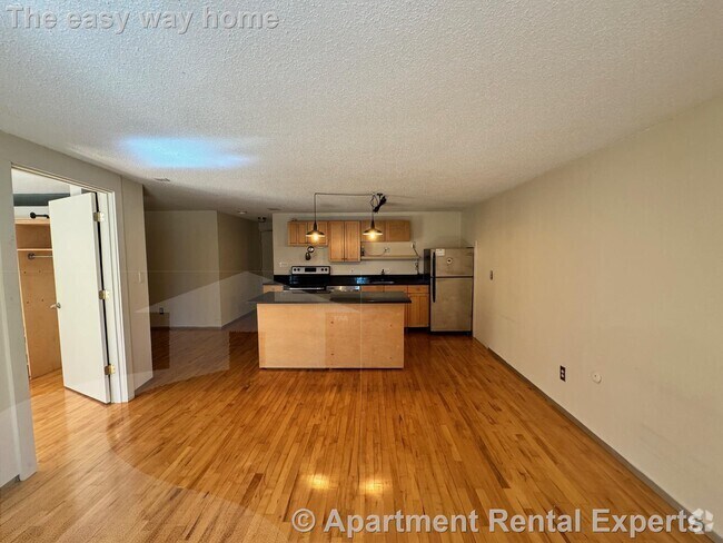 Building Photo - 94 Beacon St Unit #35 Rental