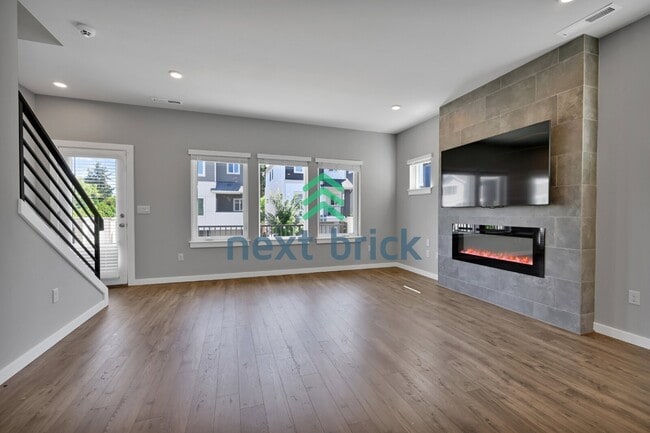 Photo - Spacious 4-Bedroom Retreat with 3.5 Baths in Beautiful Bothell – Your Ideal Home Awaits!