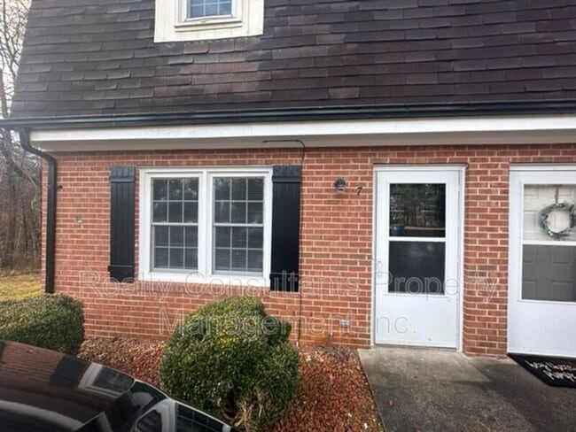 Building Photo - 1156 Smith Rd Rental