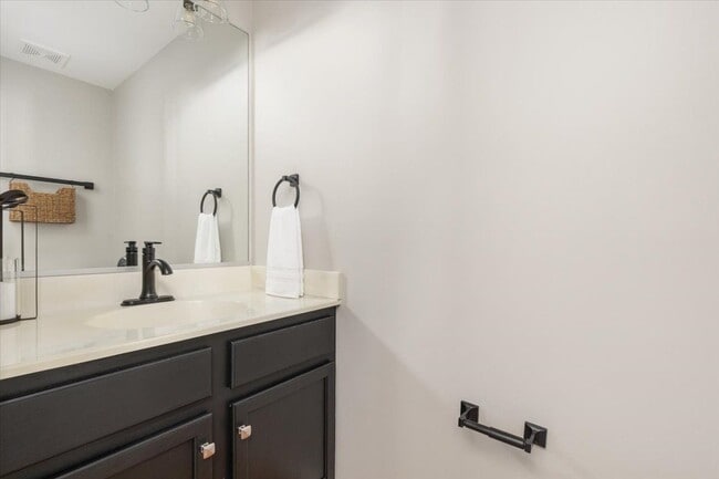 Photo - 113 Frazer Dr