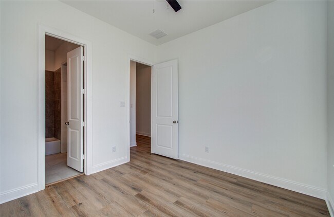 Photo - 1248 Rd 5802