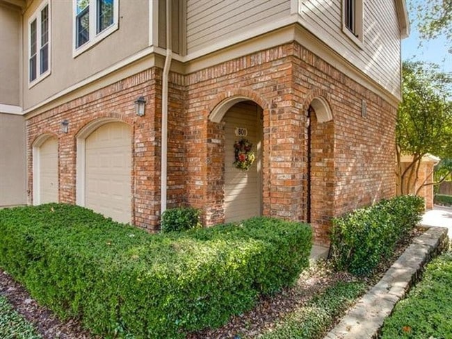 Entryway / Garage - 14400 Montfort Dr Unit 801