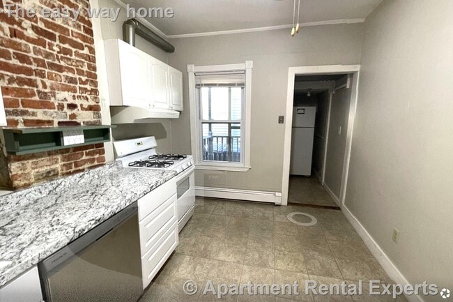 Photo - 210 River St