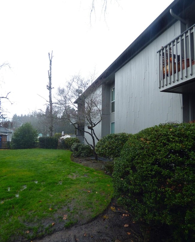 Photo - Rent Special: 1/2 Off May's Rent!! - Upstairs 2 Bedroom Unit Unit 1744