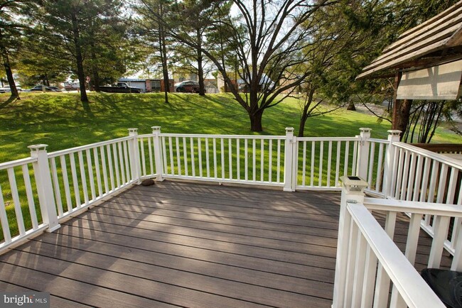 Photo - 3 Jack Pine Pl