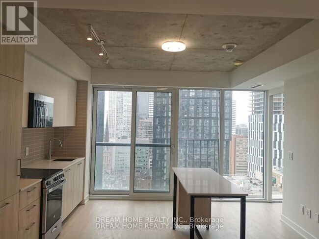 Photo - 65 Mutual St Unité 2205