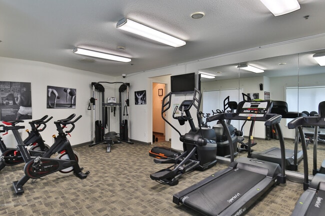 Gimnasio - Charbonneau Apartments