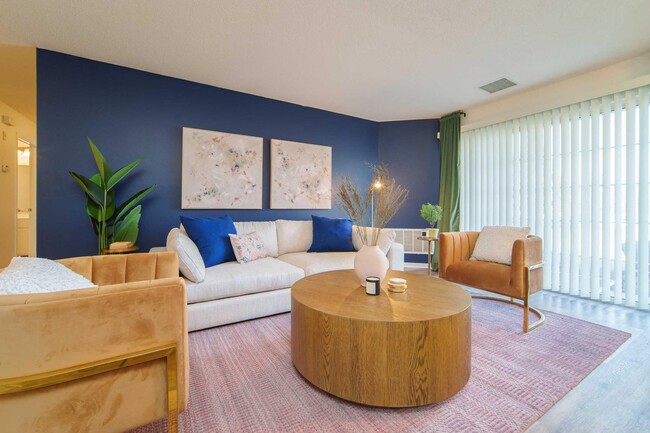 Building Photo - Ravinia Rental