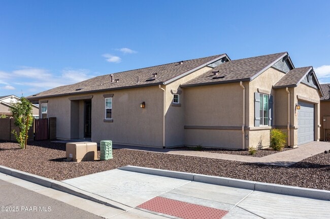 Photo - 1352 Warbler Wy House