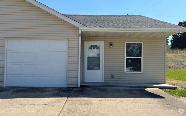 Building Photo - 113-117 Wiese Pky Unit W113 Rental