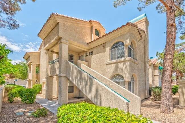 Photo - 2251 Wigwam Pkwy Unit 323