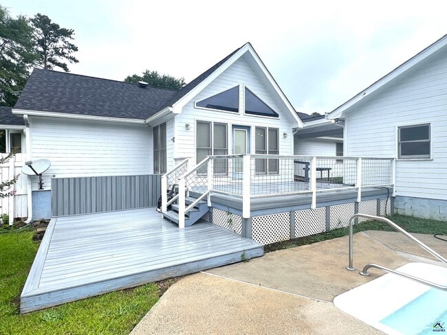 178 Woodard Rd