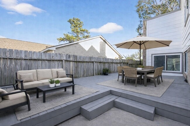 Photo - 22018 Elsinore Dr