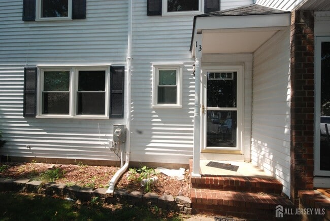 Building Photo - 13 Tiger Lilly Ct