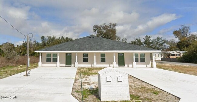 Building Photo - 3613 E 7th St