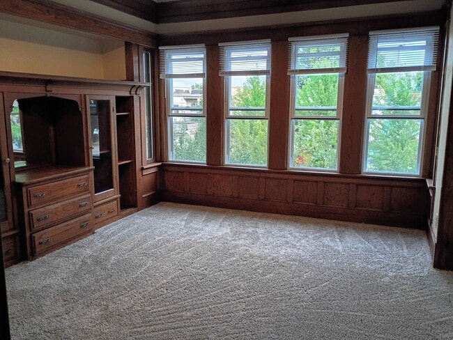 Photo - 2330 N 45th St Unit Upper