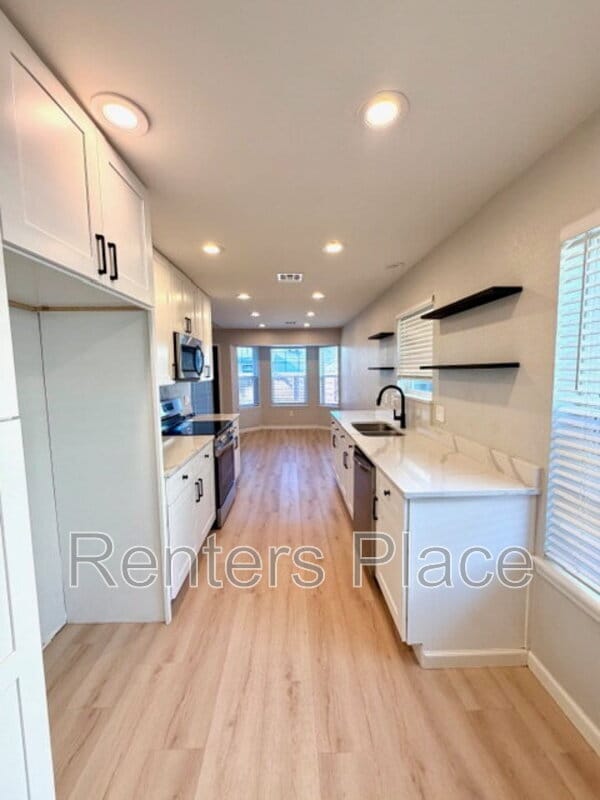 Photo - 1804 S Gardenia Ave