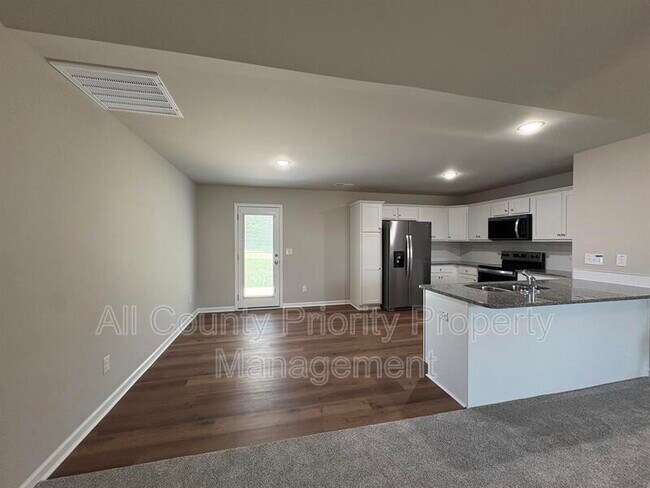 Photo - 107 Faucette Dr