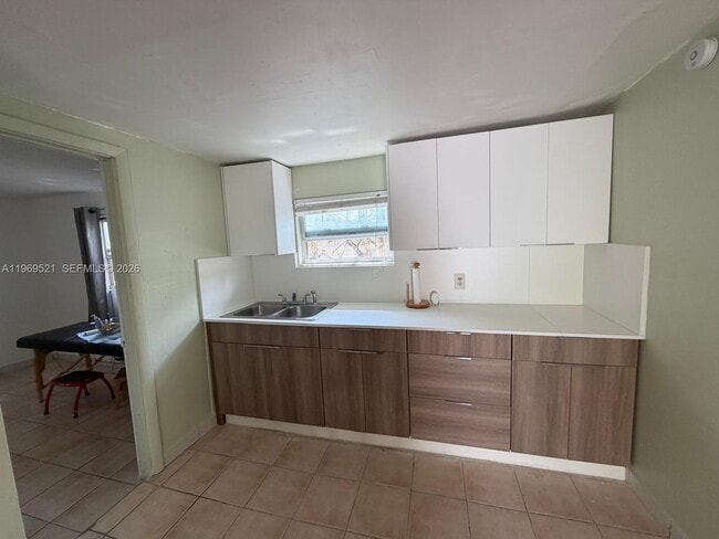 Photo - 9770 SW 47th St Unidad 2