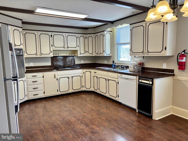 Photo - 659 N Main St Unit 3