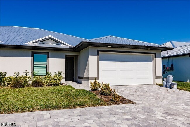 Photo - 925 SE 14th St