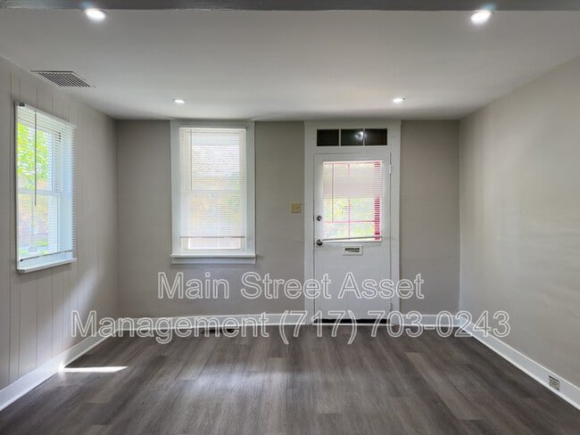 Photo - 129 N Prince St