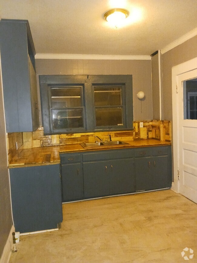 Building Photo - 4032 Vermaas Ave Unit 1 Rental