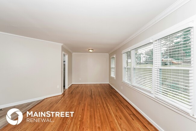 Photo - 2812 4th Pl NW