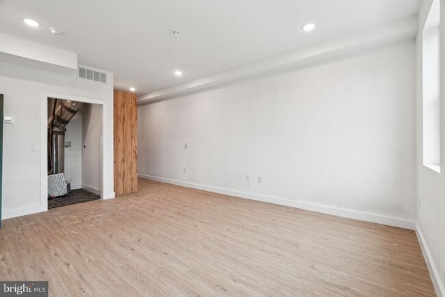 Photo - 4163 Mantua Ave