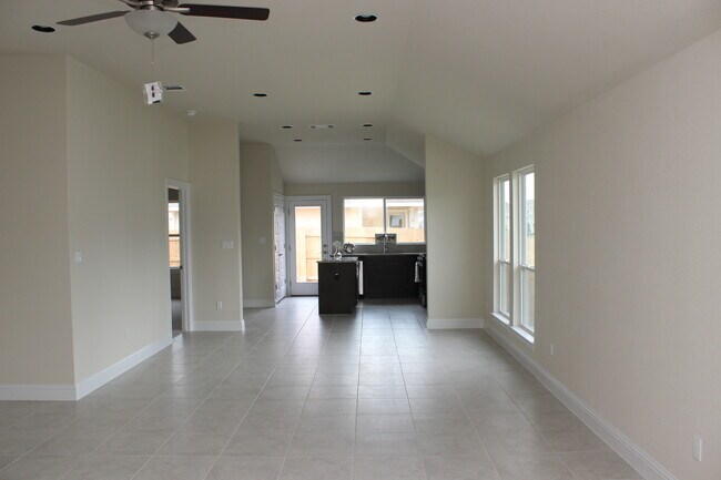 Photo - 108 White Dunes Dr