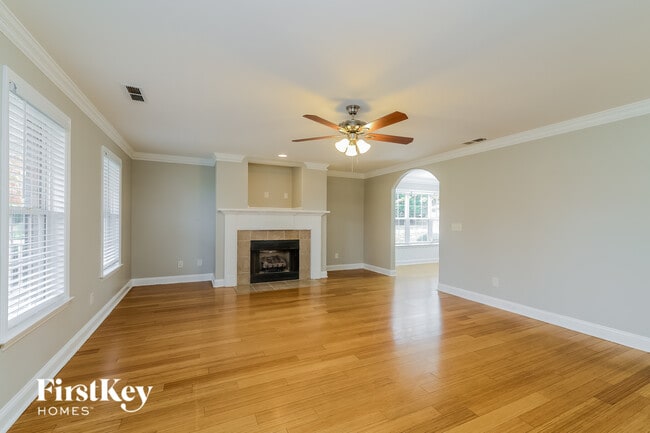 Photo - 5819 Willowdale Dr