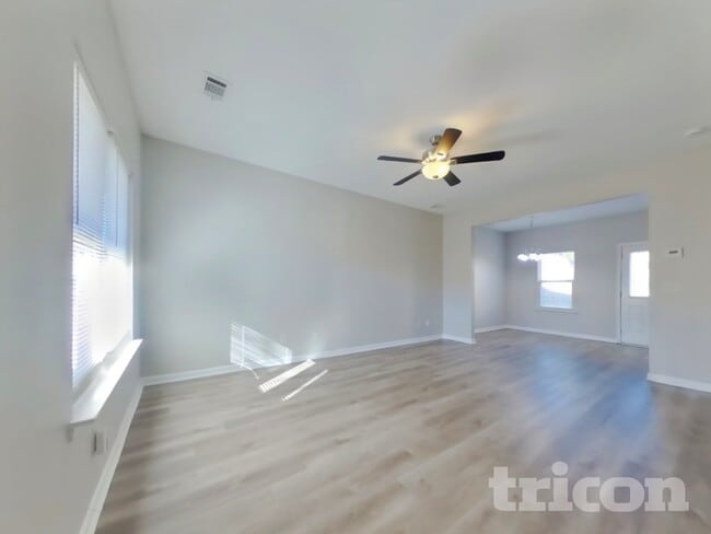 Photo - 30 Wyndham Ct