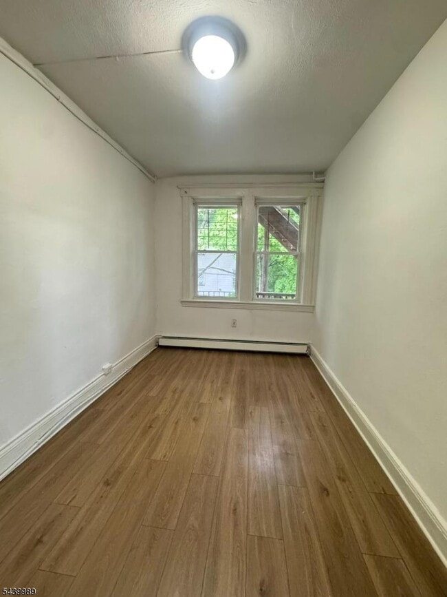 Photo - 178 Howe Ave
