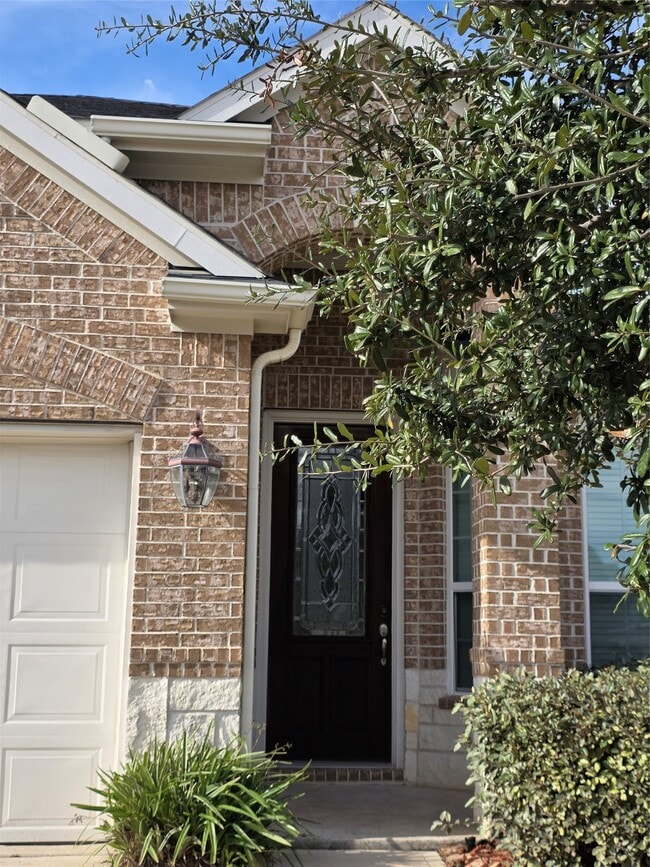 Building Photo - 24722 Lake Basin Ct