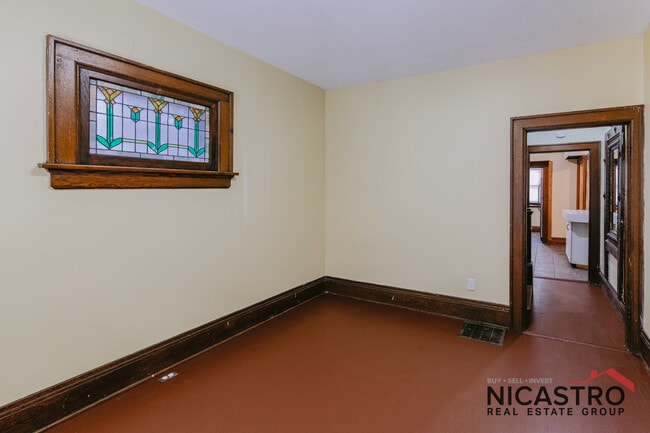 Photo - 182 E Lane Ave