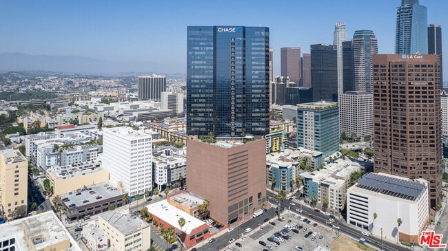 Building Photo - 1100 Wilshire Blvd Unit 2212 Rental